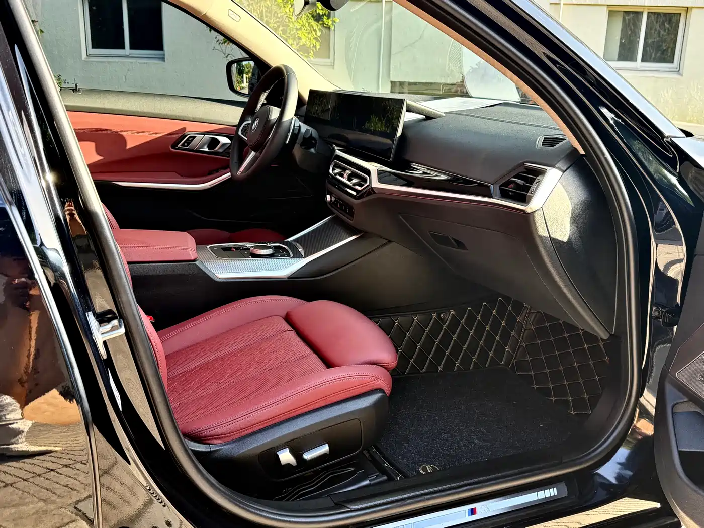 BMW 3 Series 2023 325Li M Sport Black Night Package фото 10