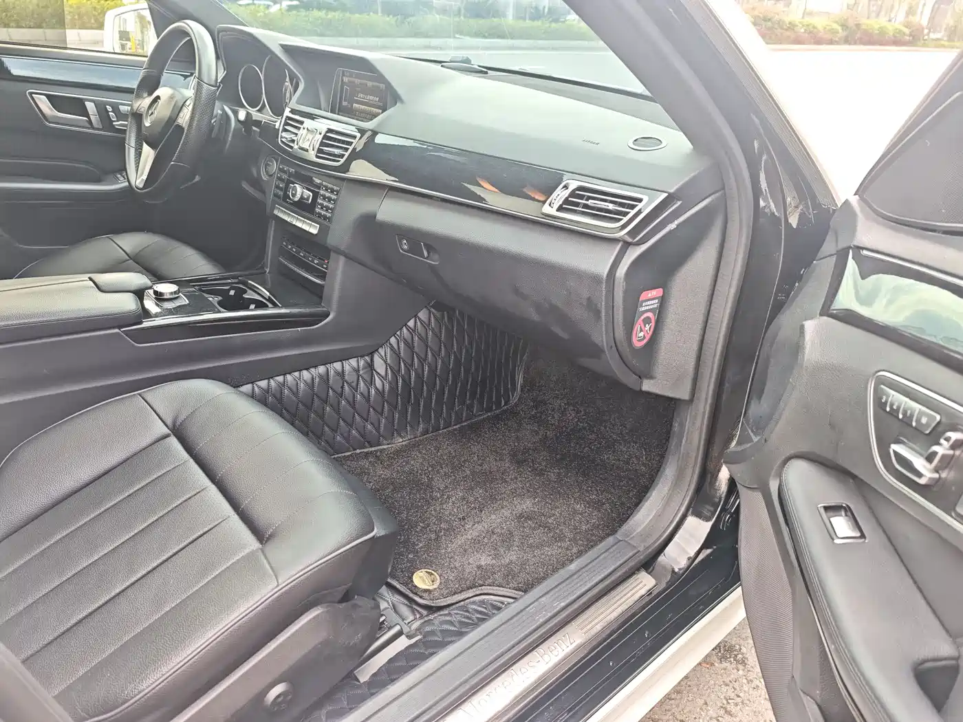 Mercedes-Benz E-Class 2015 E 260 L Sport фото 13