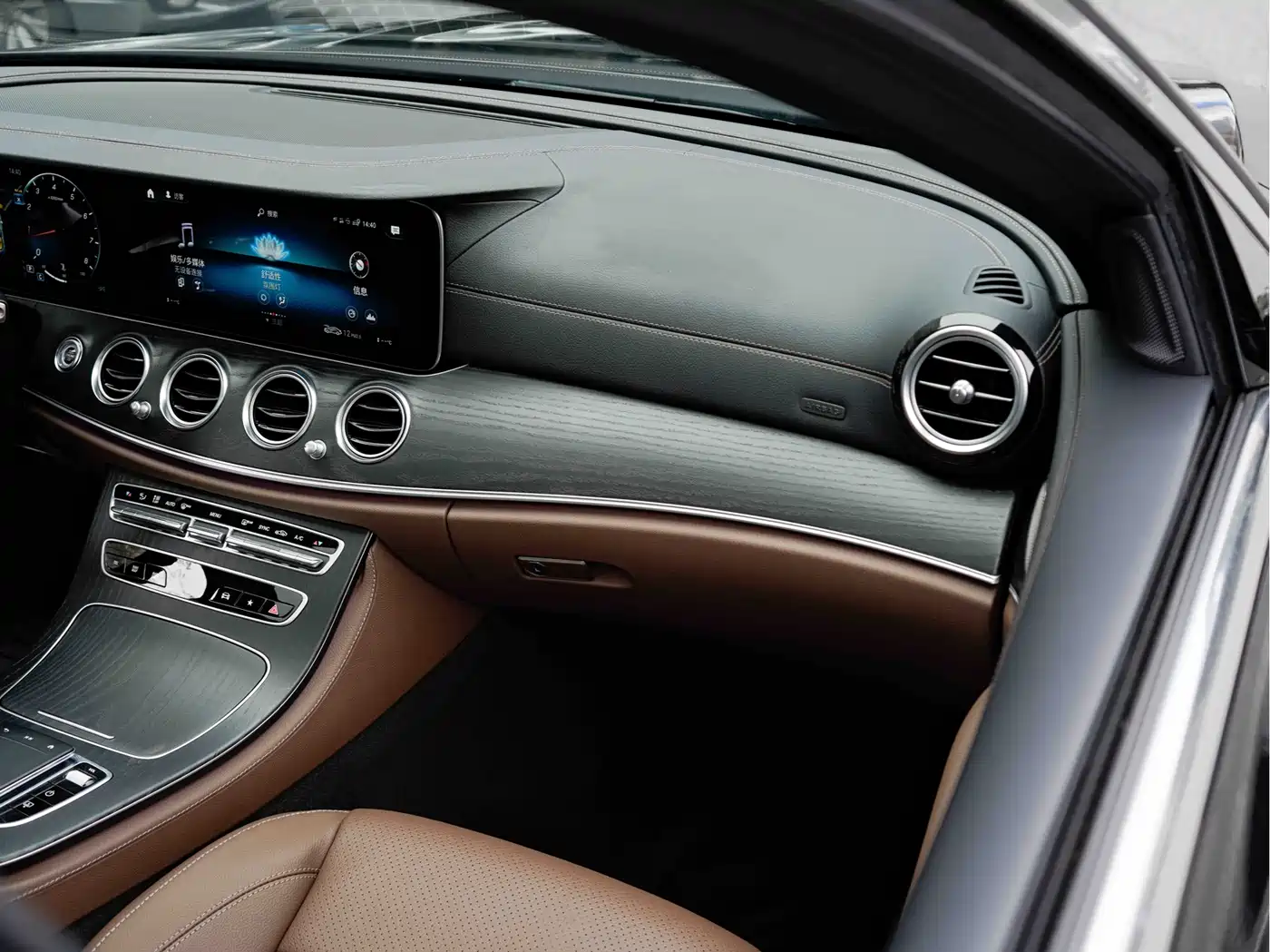 Mercedes-Benz E-Class 2023 E 300 L Sport Luxury фото 21