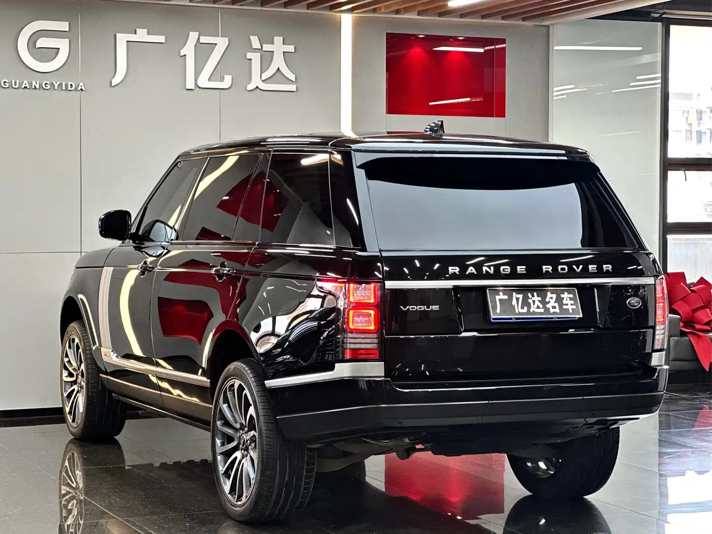Land Rover Range Rover 2017 3.0 SC V6 Vogue LWB (Long Wheelbase) фото 22