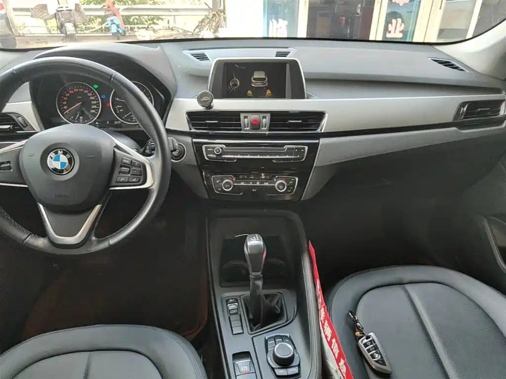 BMW X1 2016 sDrive18Li Fashion Model фото 13