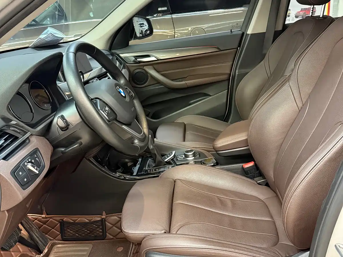 BMW X1 2019 xDrive20Li Premium Model фото 4