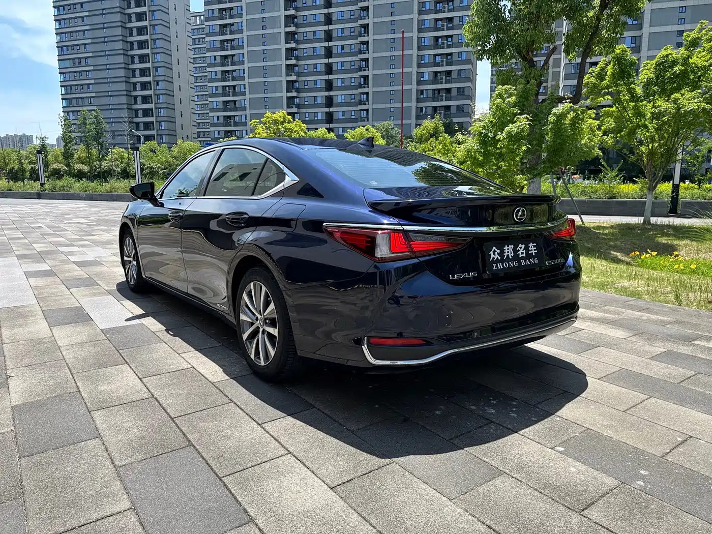Lexus ES 2018 300h Excellence Edition China V фото 4