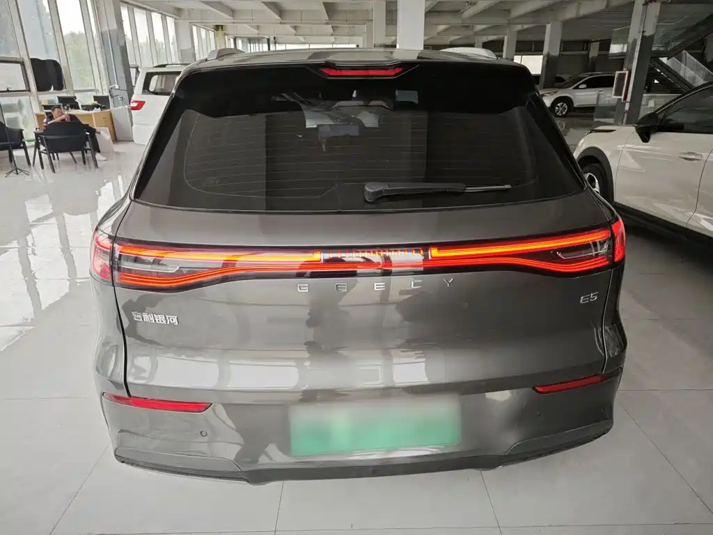 Фото 6 - Geely Galaxy Galaxy E5