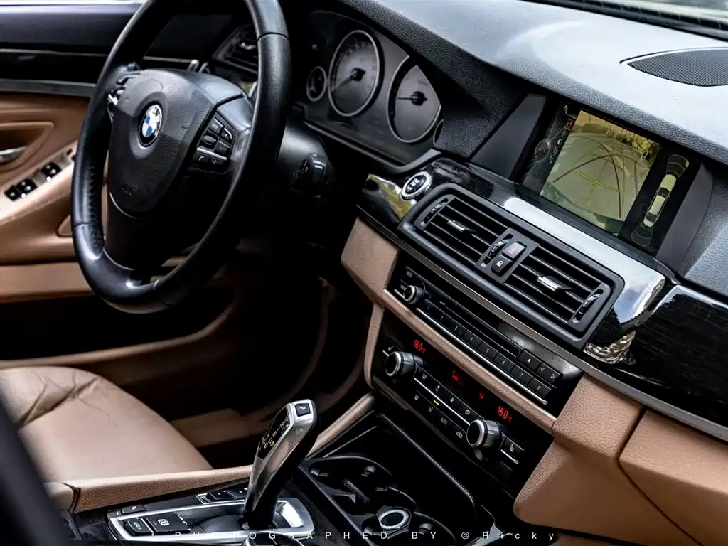BMW 5 Series 2013 530Li Leadership фото 6