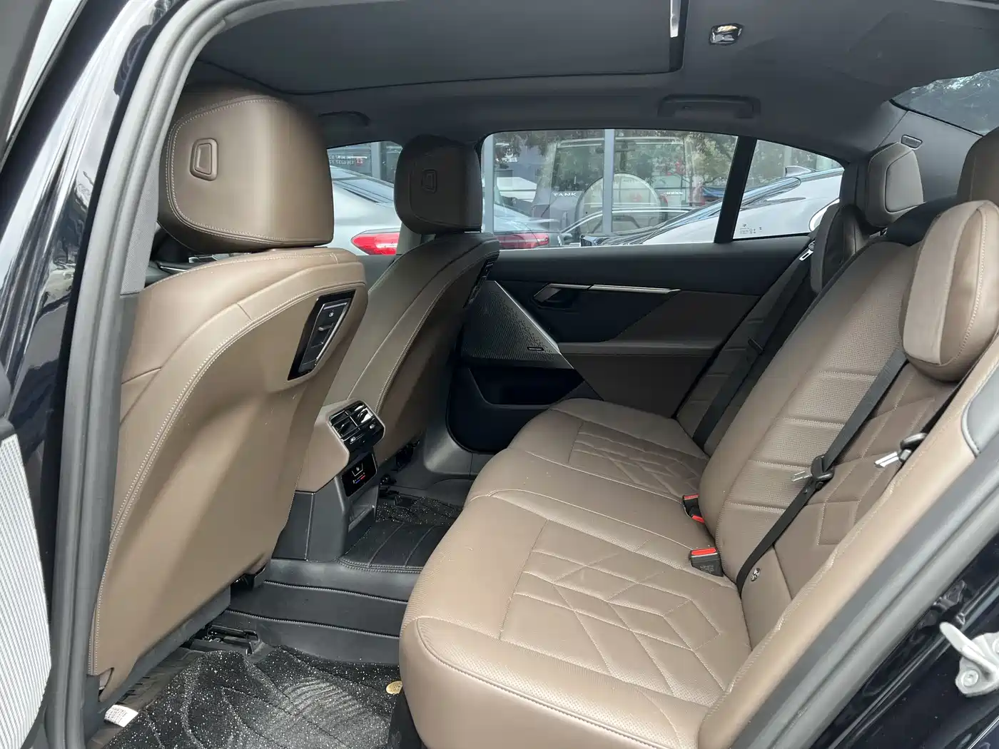 GAC Trumpchi Trumpchi E8 NEV 2024 150km Soaring Dragon Glory Edition фото 10