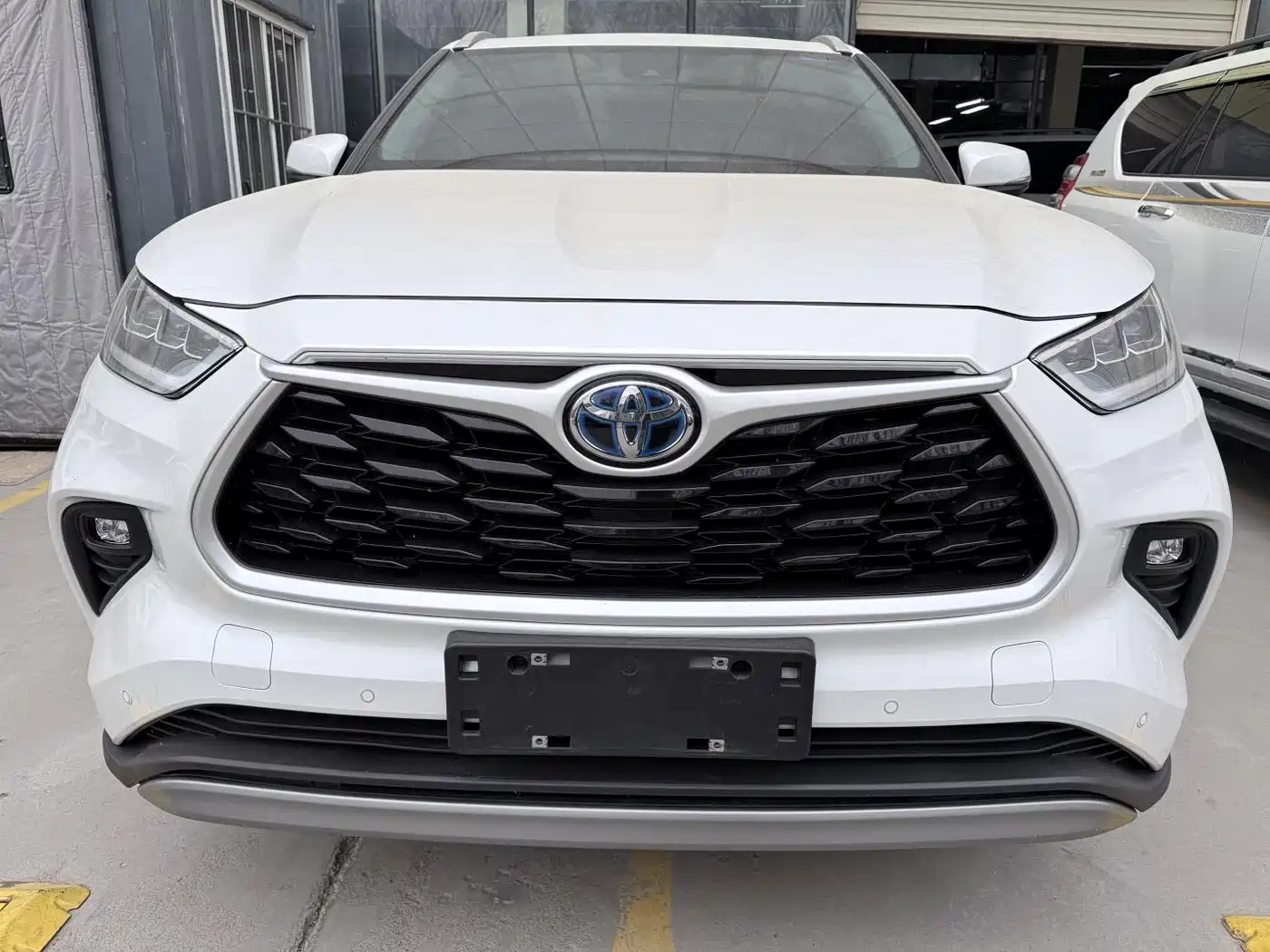 TOYOTA HIGHLANDER
