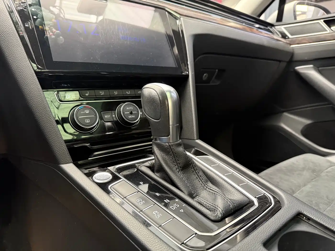 Volkswagen Magotan 2017 330TSI DSG Luxury фото 10