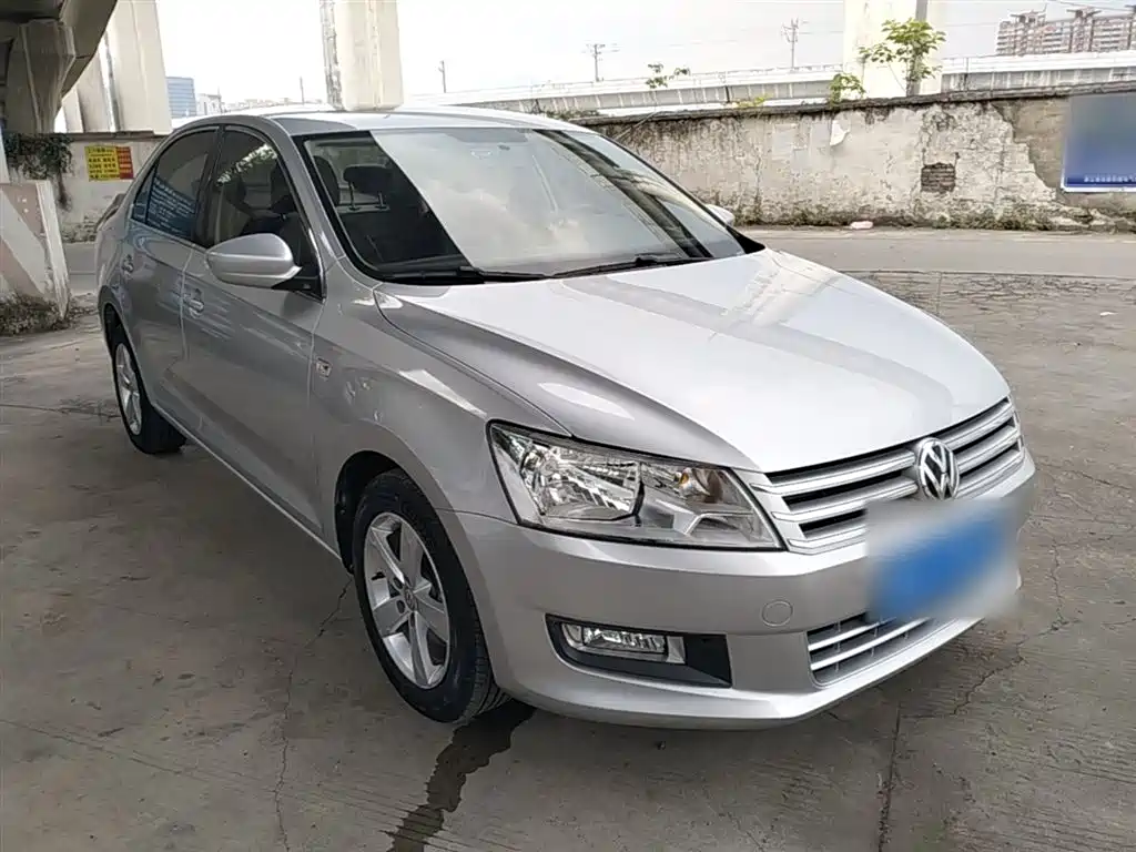 Volkswagen Santana 2015 1.4L Manual Comfort Edition фото 4