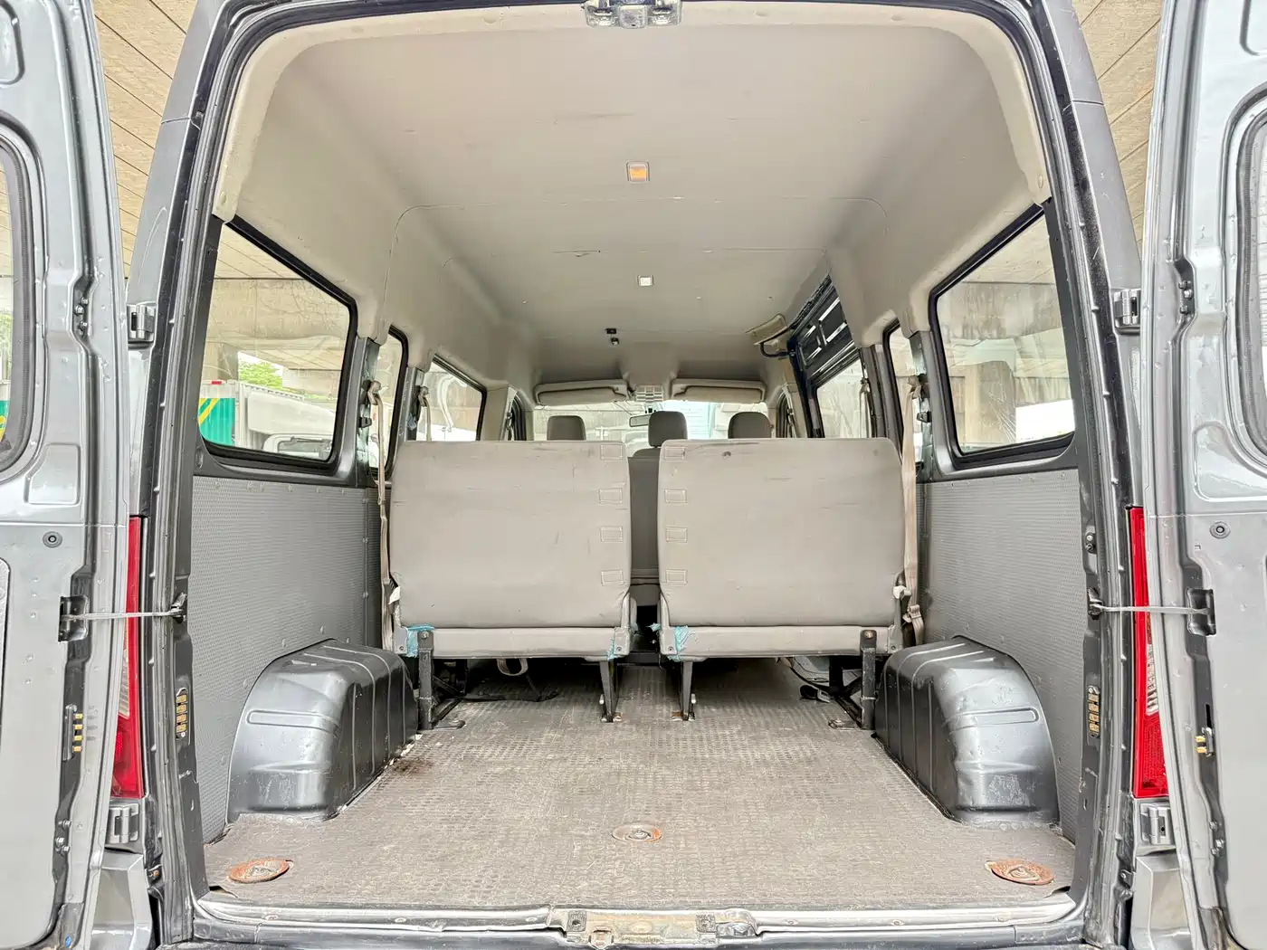 SAIC Maxus Xintu V80 2016 2.5T AMT Aoyun Express China V Long Wheelbase Medium Roof 7-seater фото 10