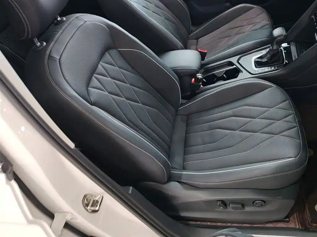 Volkswagen Tiguan L 2022 330TSI Auto 2WD R-Line Premium Edition фото 25