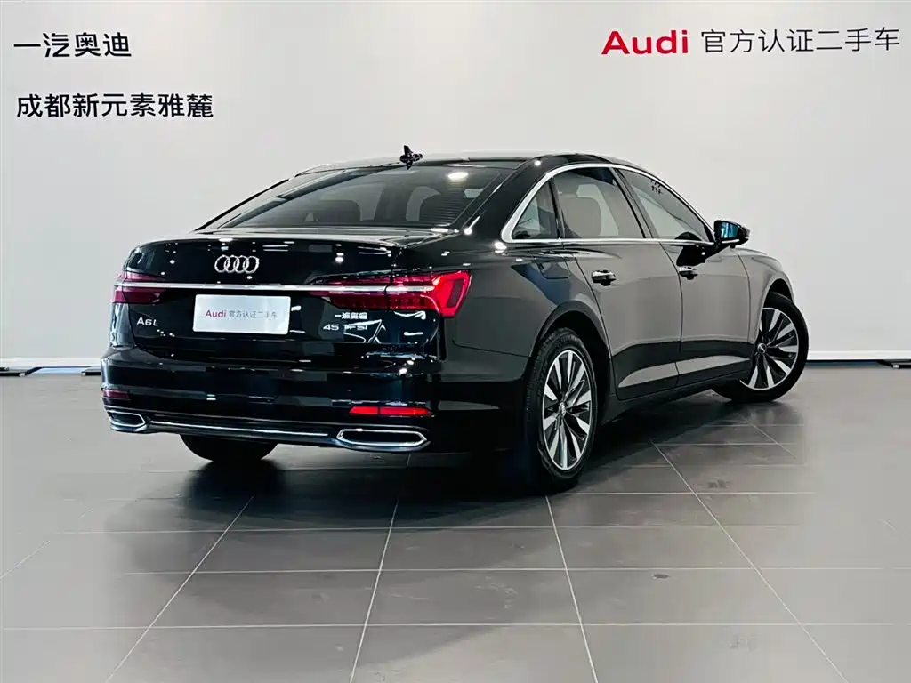 Фото 4 - Audi A6L