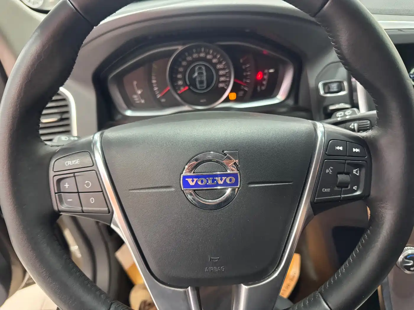 Фото 13 - Volvo XC60
