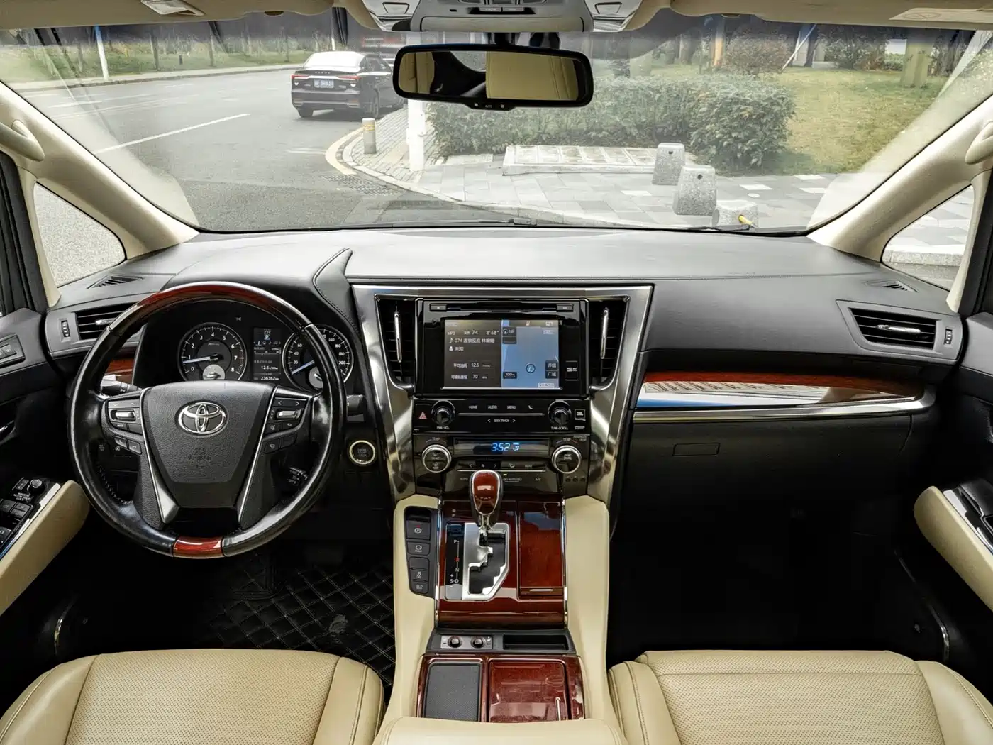 Toyota Alphard 2015 3.5L Luxury Edition фото 4