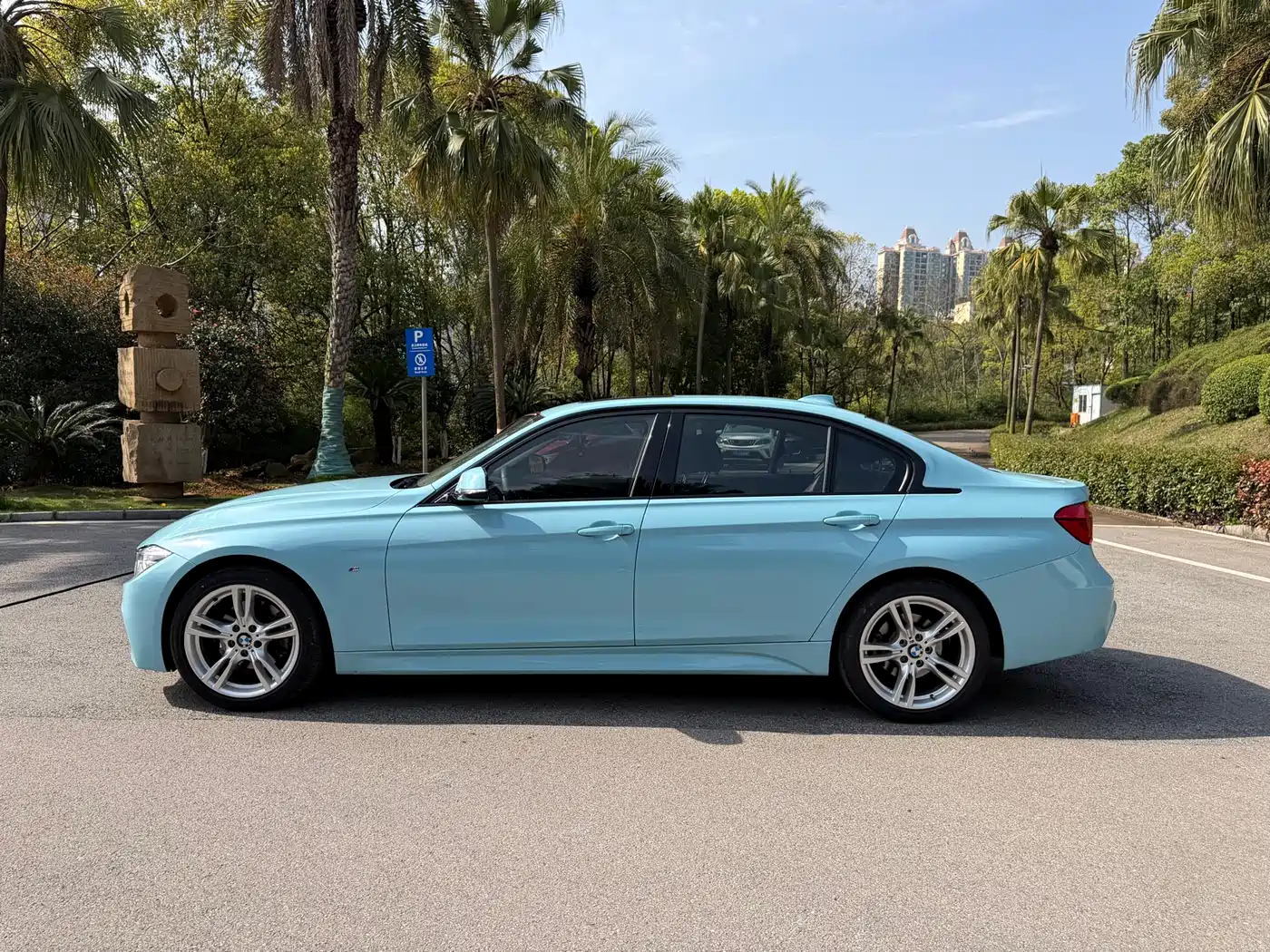 BMW 3 Series 2018 320Li M Sport Black Night Edition фото 4