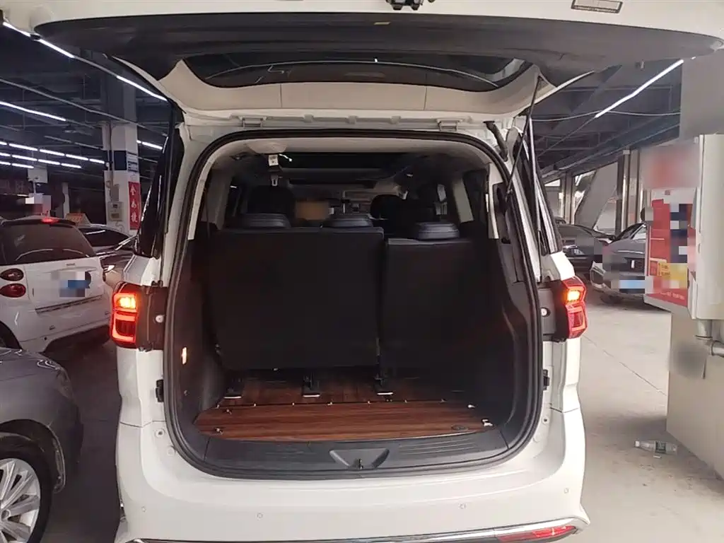 SAIC Maxus Maxus G20 2021 PLUS 2.0T Gasoline Automatic Elegance Edition фото 19