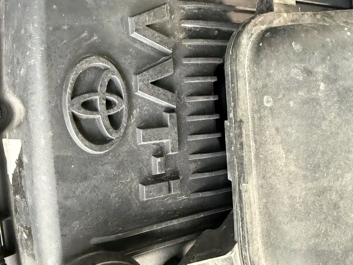 Toyota Prado (Import) 2005 2004 GX 2.7 Automatic
