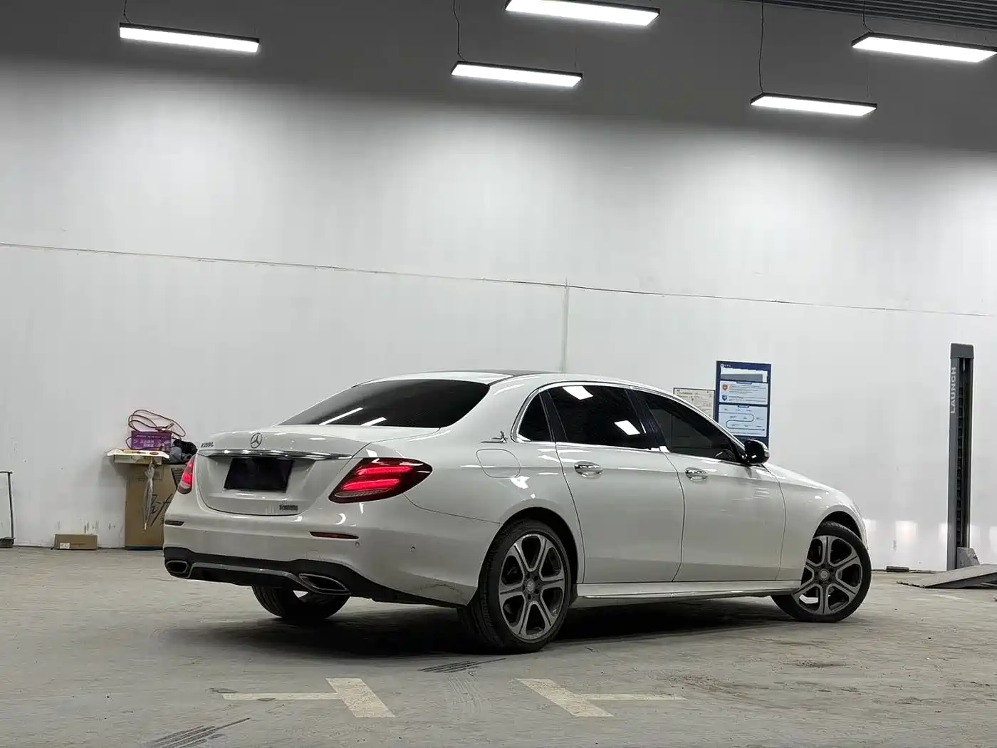Mercedes-Benz E-Class 2016 E 300 L Sport Fashion Type фото 15