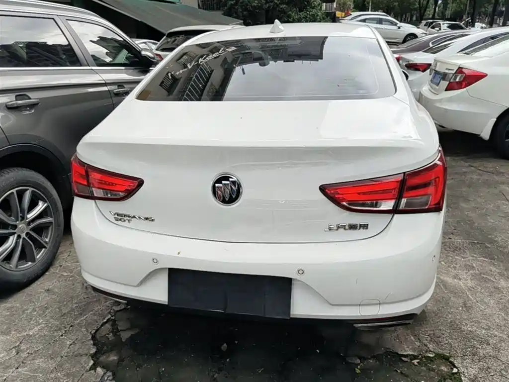 Buick Verano 2018 Sedan 20T Dual Clutch Leading фото 6