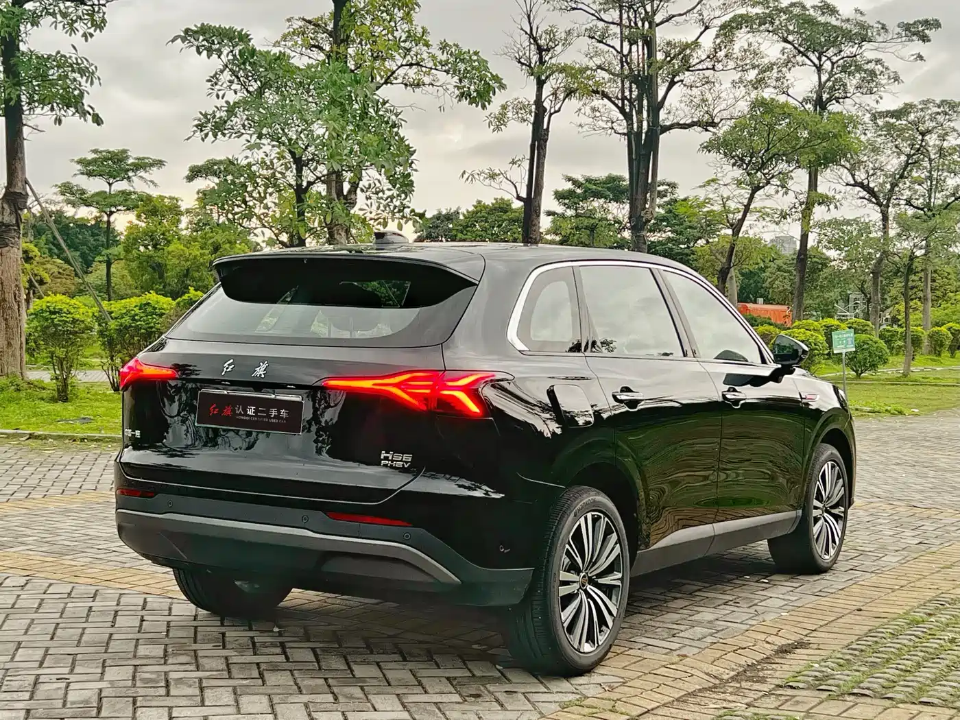 Hongqi HS6 PHEV 2026 Model 220 Intelligent Hybrid Edition фото 4