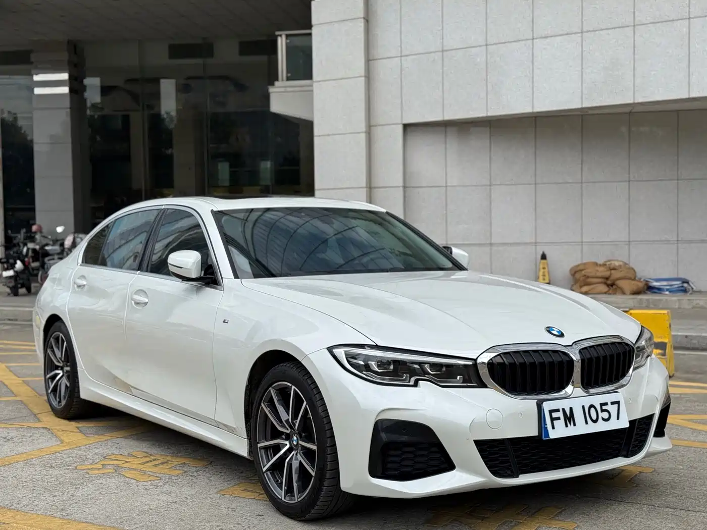 BMW 3 Series 2022 320Li M Sport Package фото 3