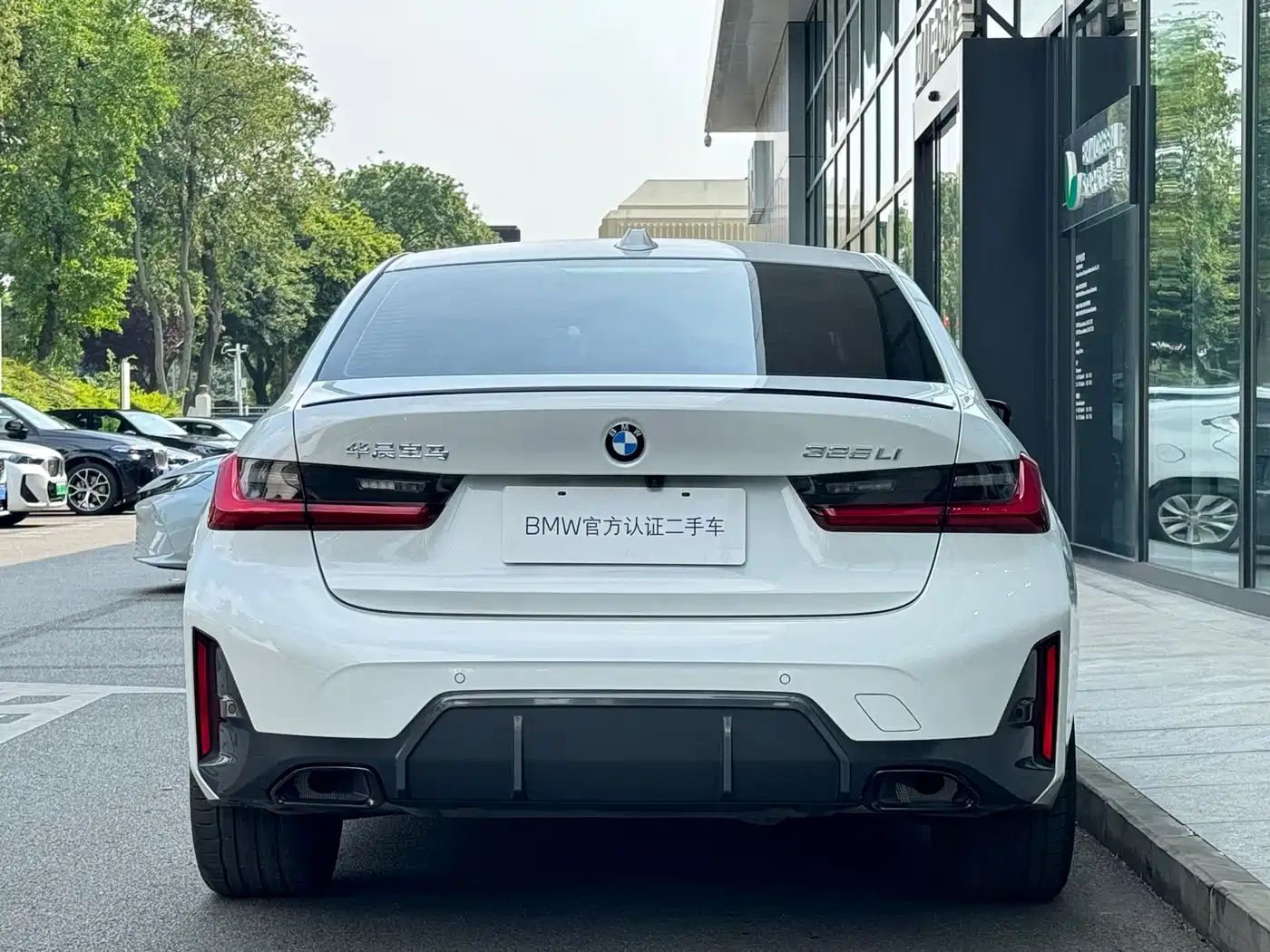 BMW 3 Series 2024 325Li M Sport Shadowline Package фото 7