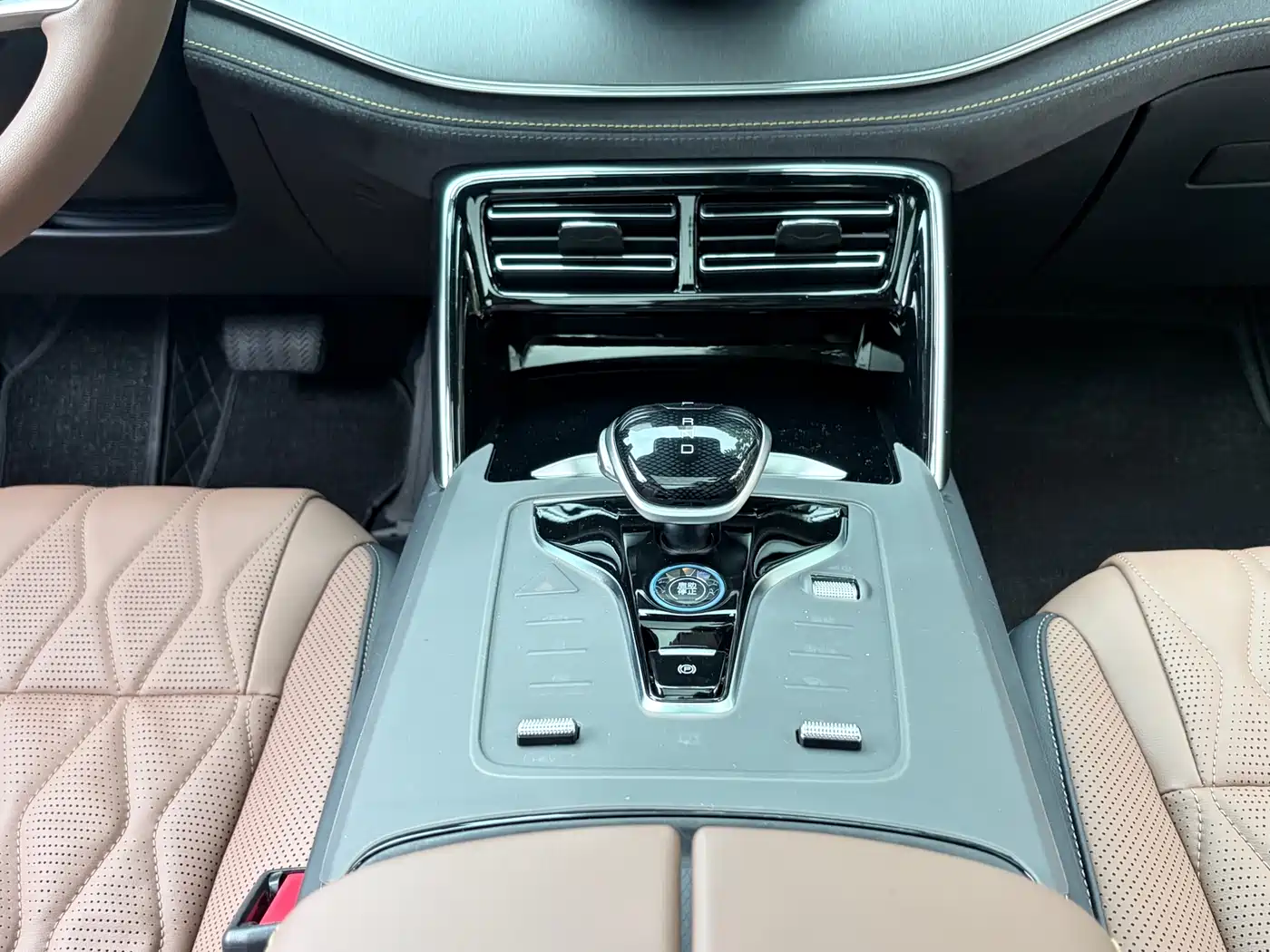 BYD Tang New Energy 2023 Model DM-i Champion Edition 112KM Deluxe фото 13