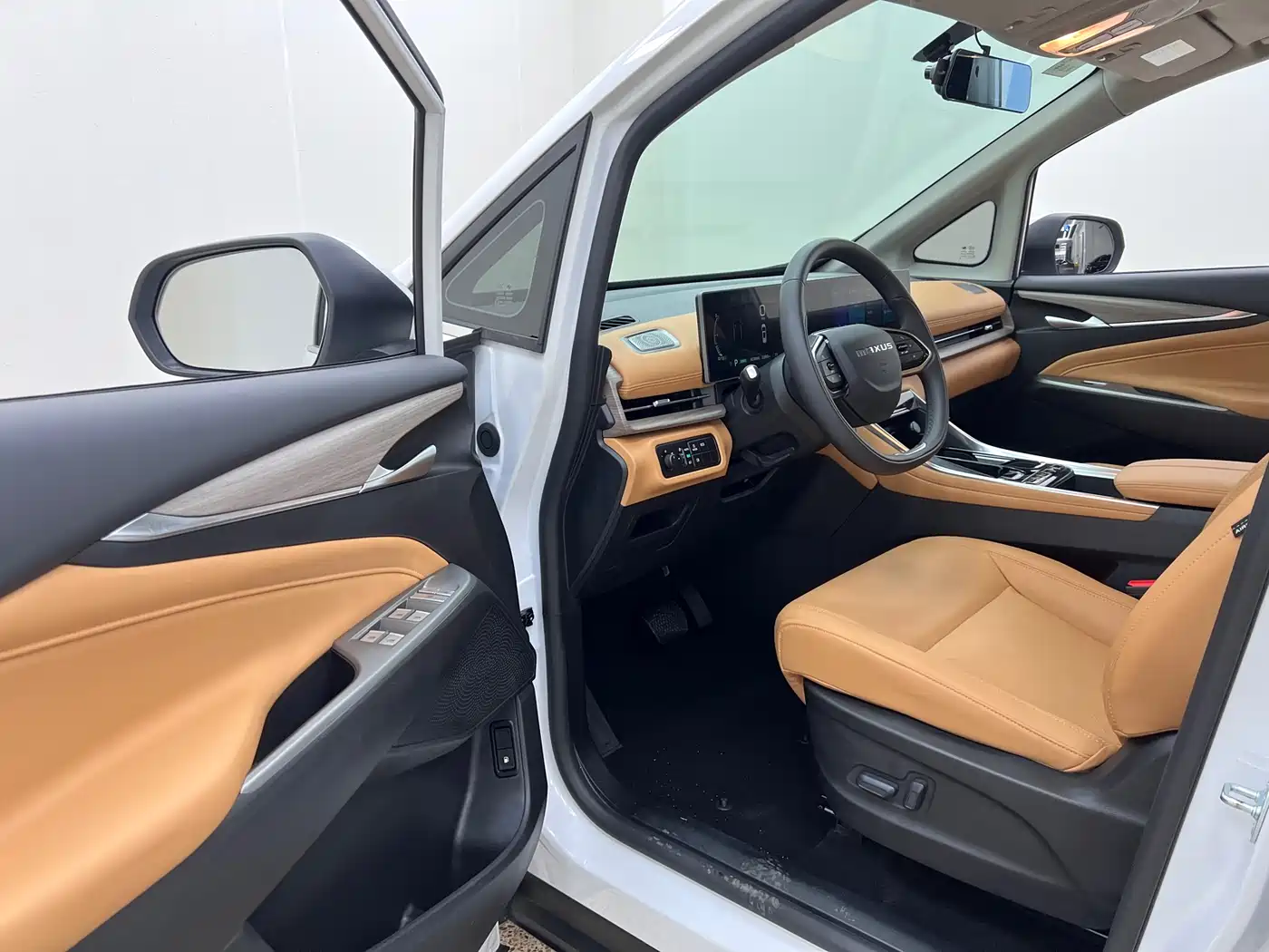 SAIC Maxus Maxus G50 PHEV 2025 Pilot Edition фото 13