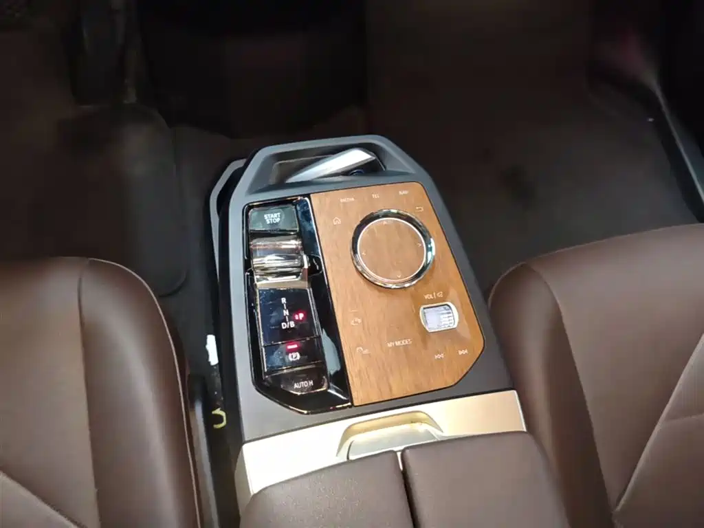BMW iX 2022 xDrive40 фото 14