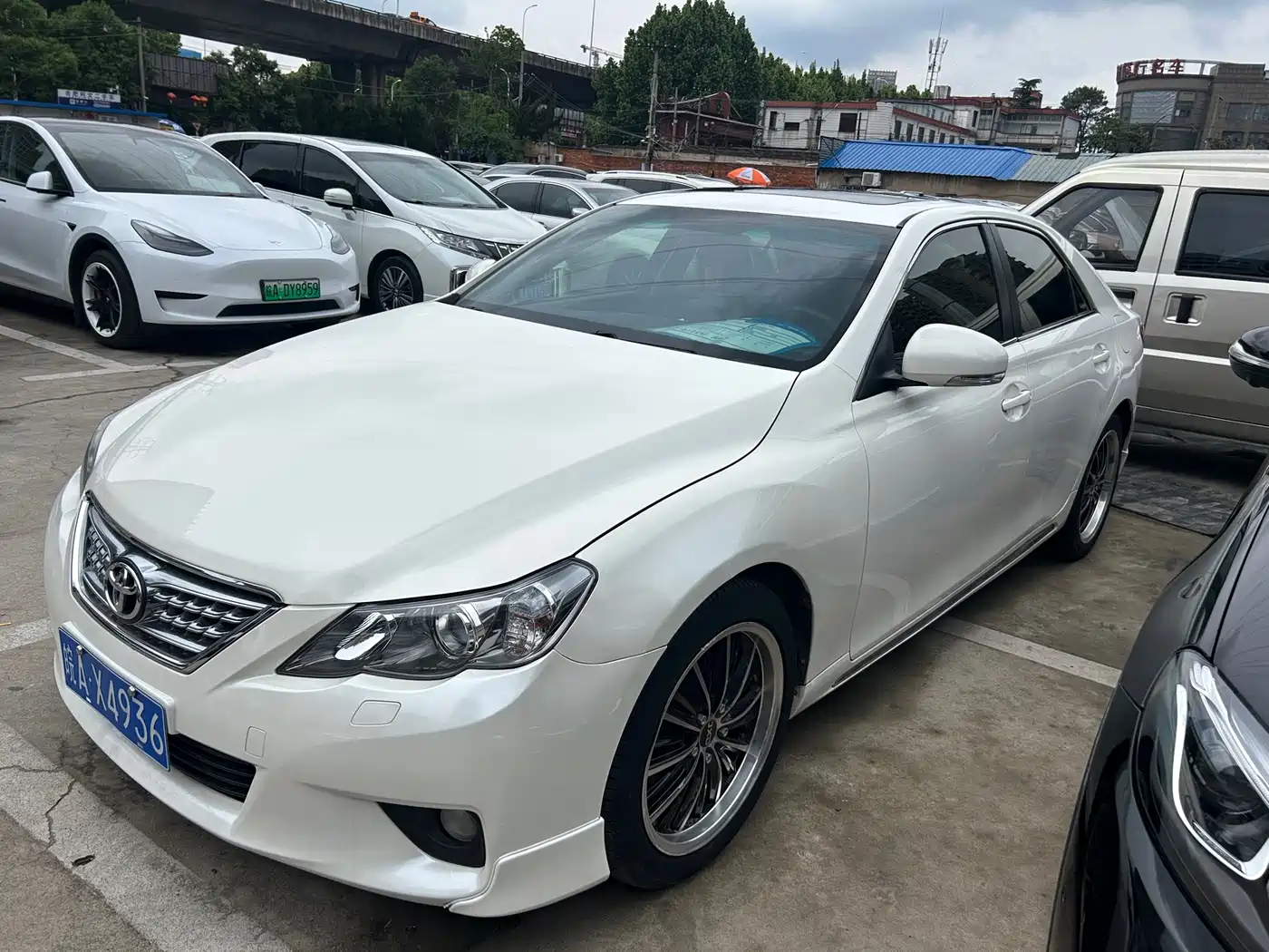 Toyota Reiz 2013 2.5V Elite Edition фото 2