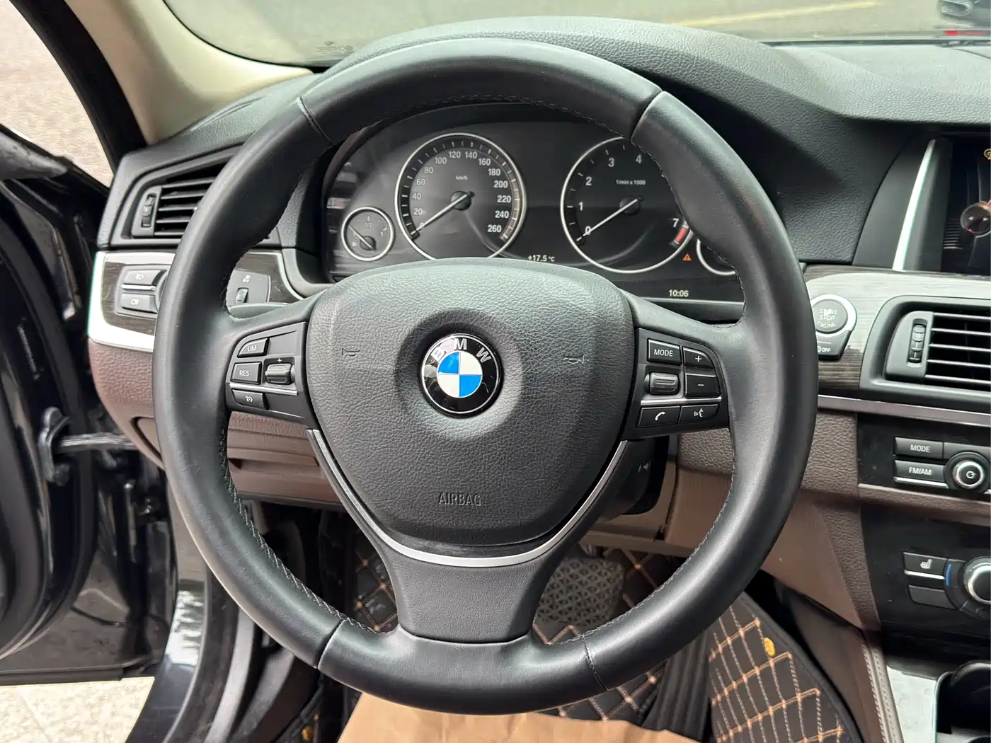 BMW 5 Series 2014 525Li Luxury Design Package фото 10