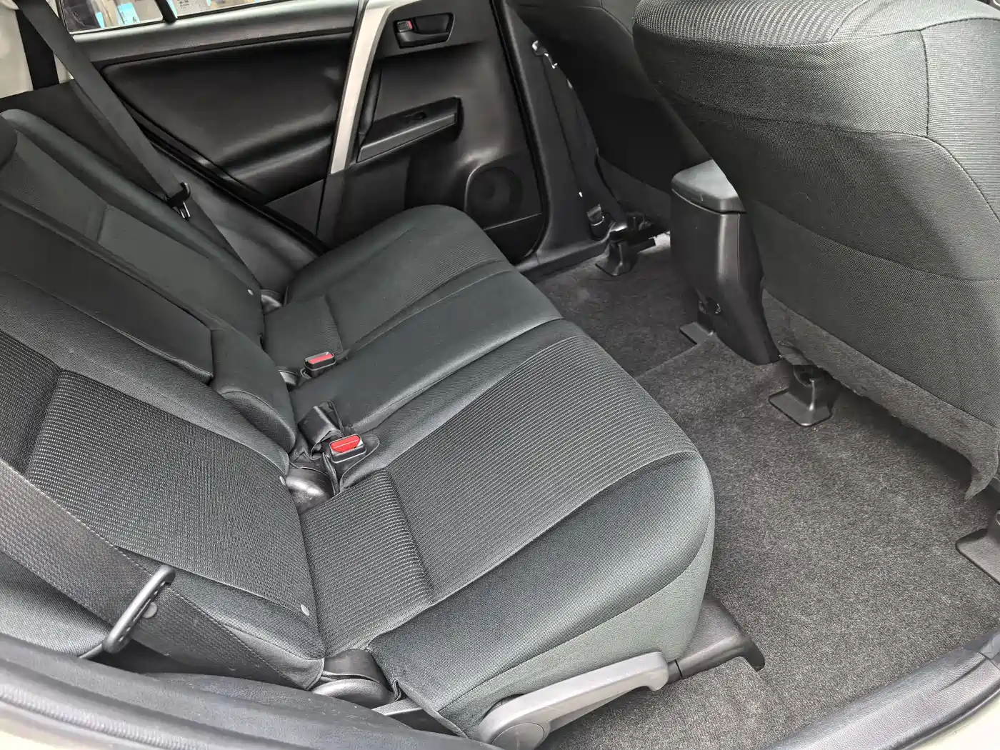 Toyota RAV4 Rongfang 2016 2.0L CVT 2WD Comfort (China V) фото 17