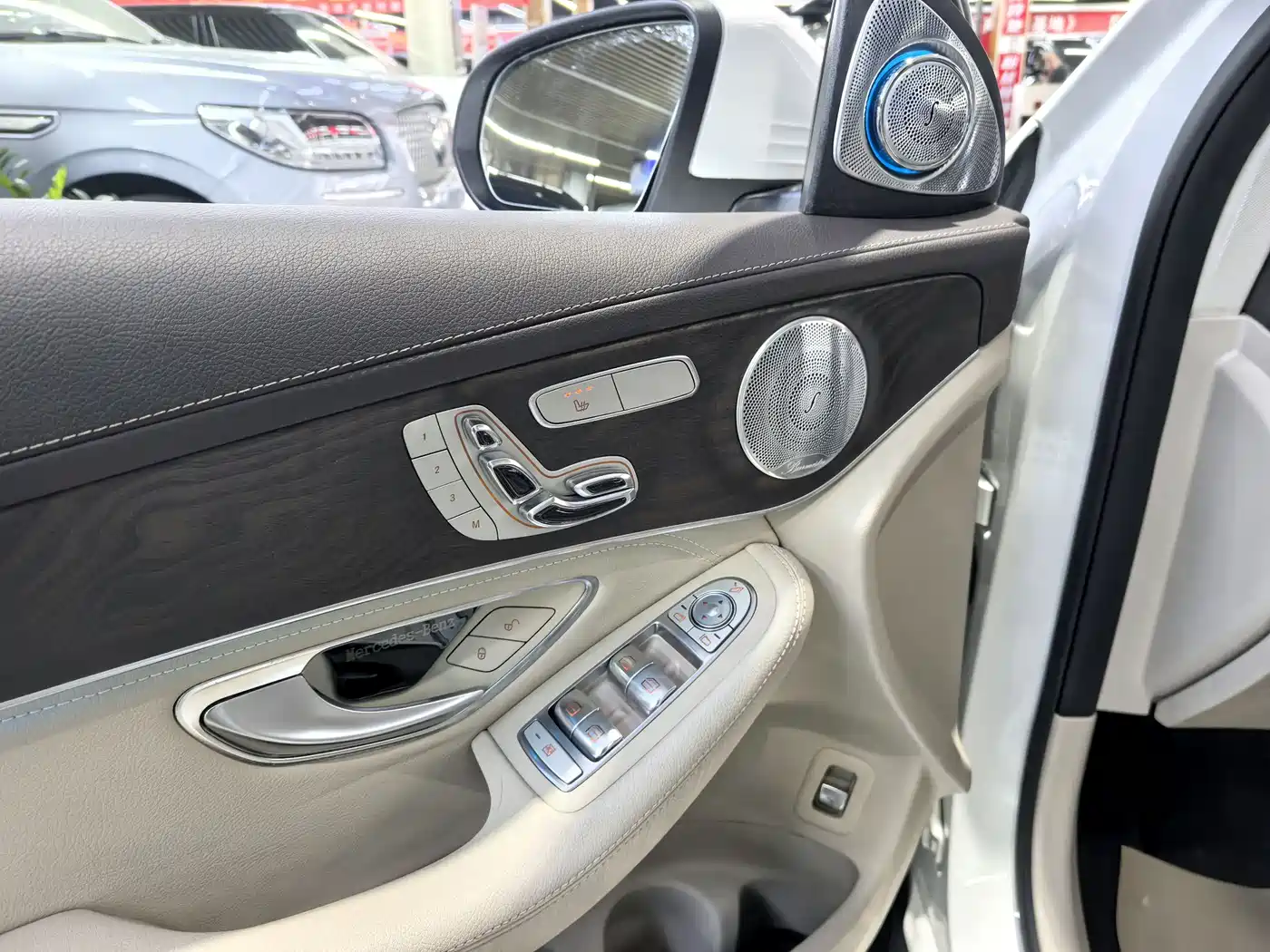 Mercedes-Benz GLC 2016 GLC 300 4MATIC Dynamic фото 7