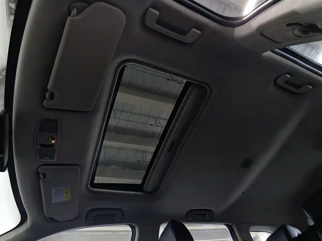 Mitsubishi Outlander 2018 2.0L 2WD Glory Edition 5-seater фото 14