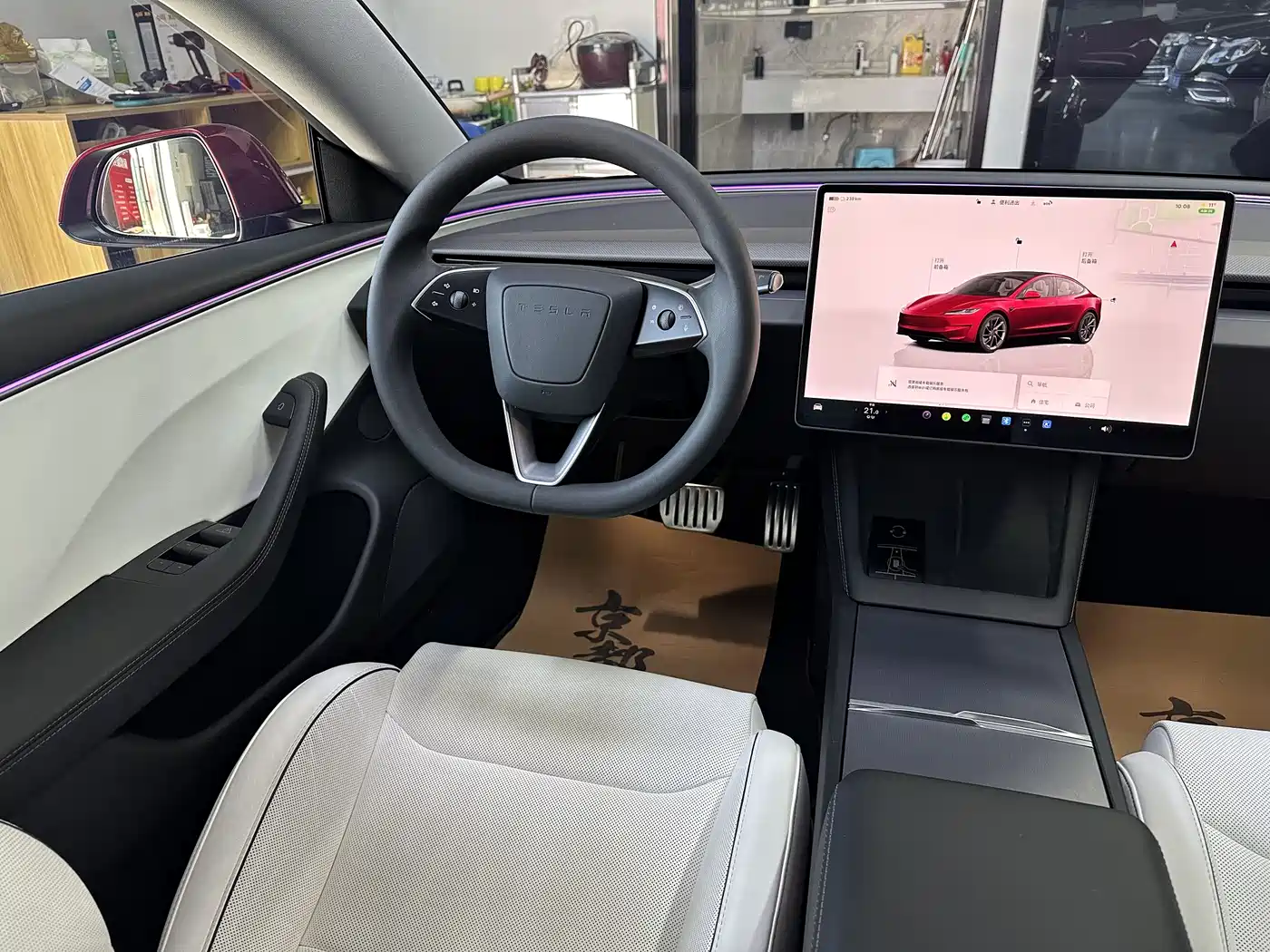 TESLA MODEL 3