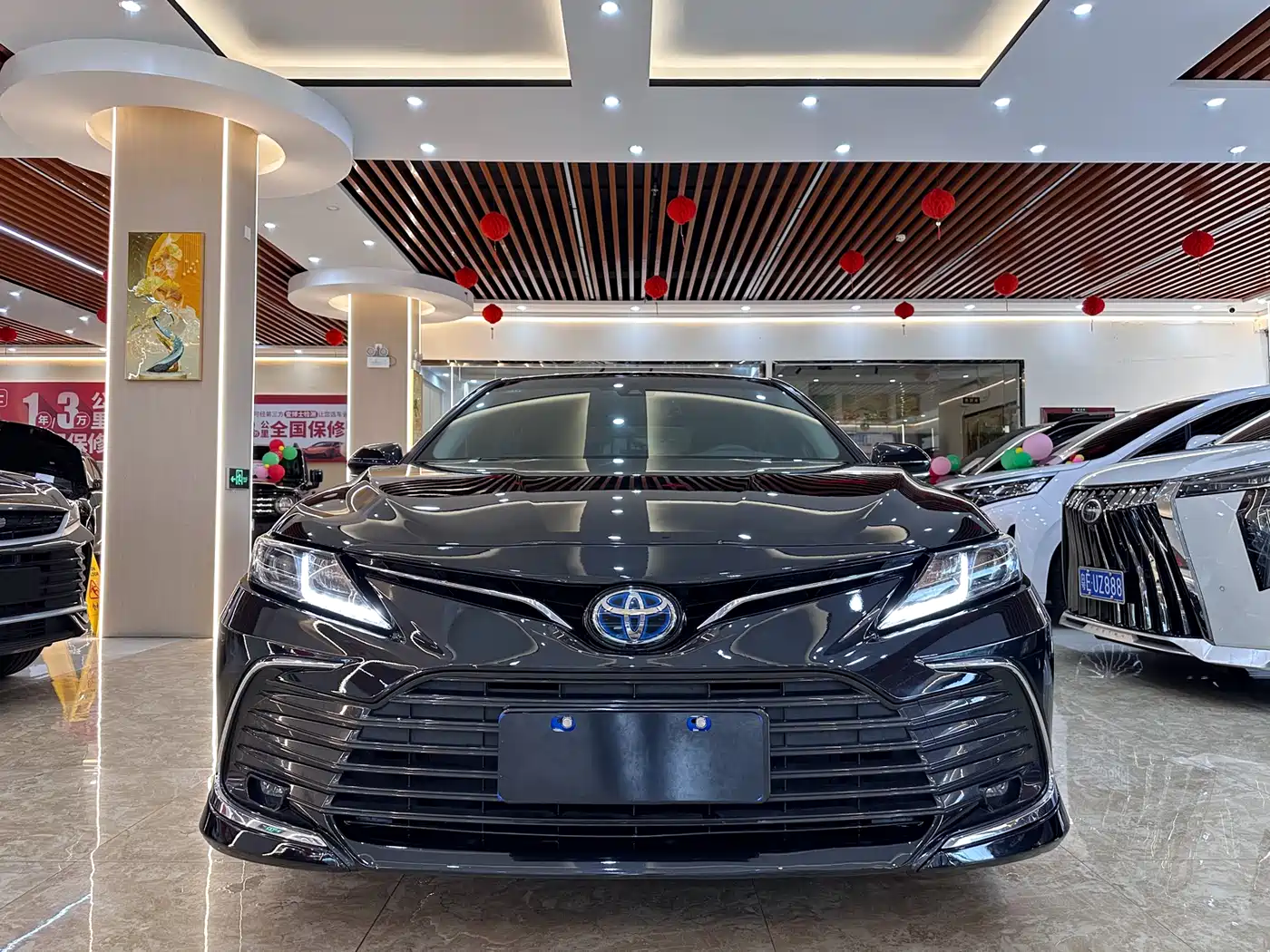 Toyota Camry 2021 Hybrid 2.5HGVP Leading Edition фото 2