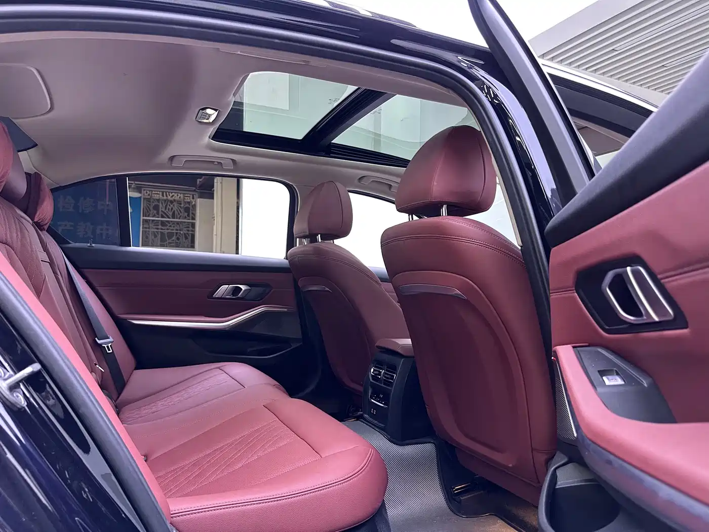 BMW 3 Series 2023 325Li M Sport Package фото 13