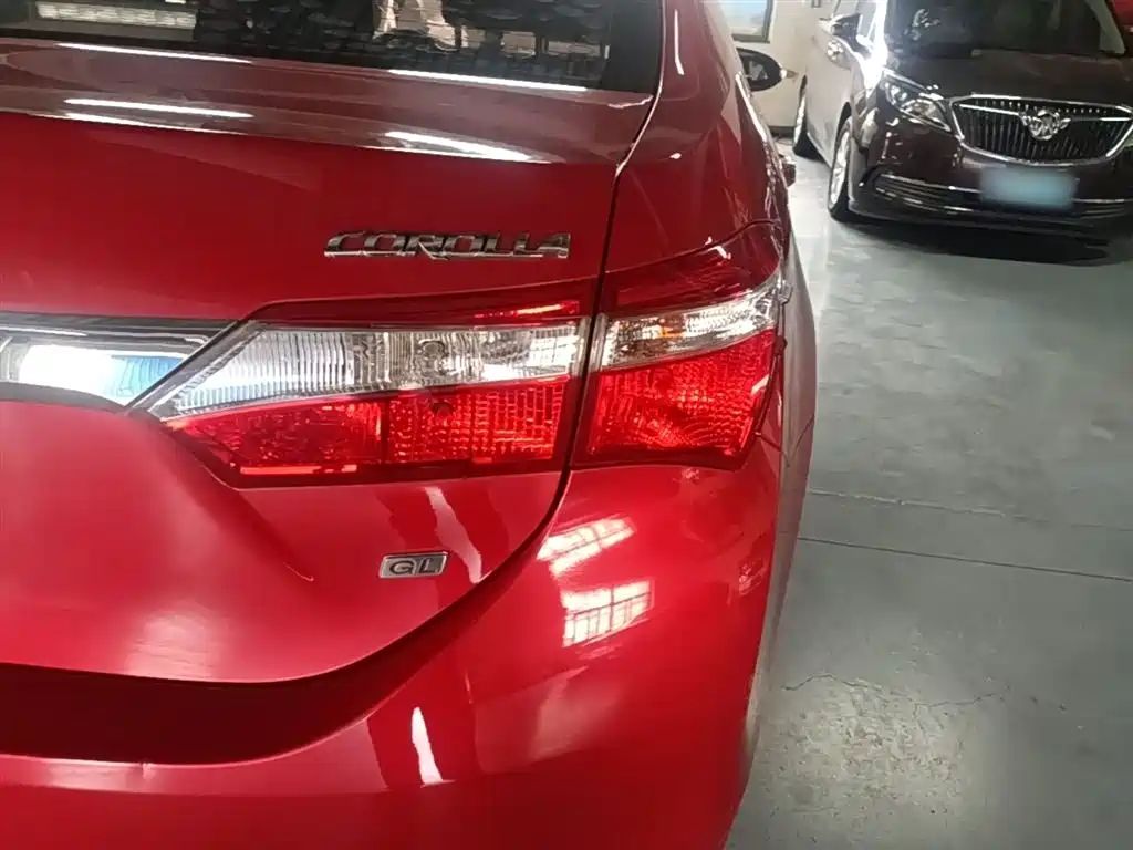 Toyota Corolla 2014 1.6L CVT GL фото 8