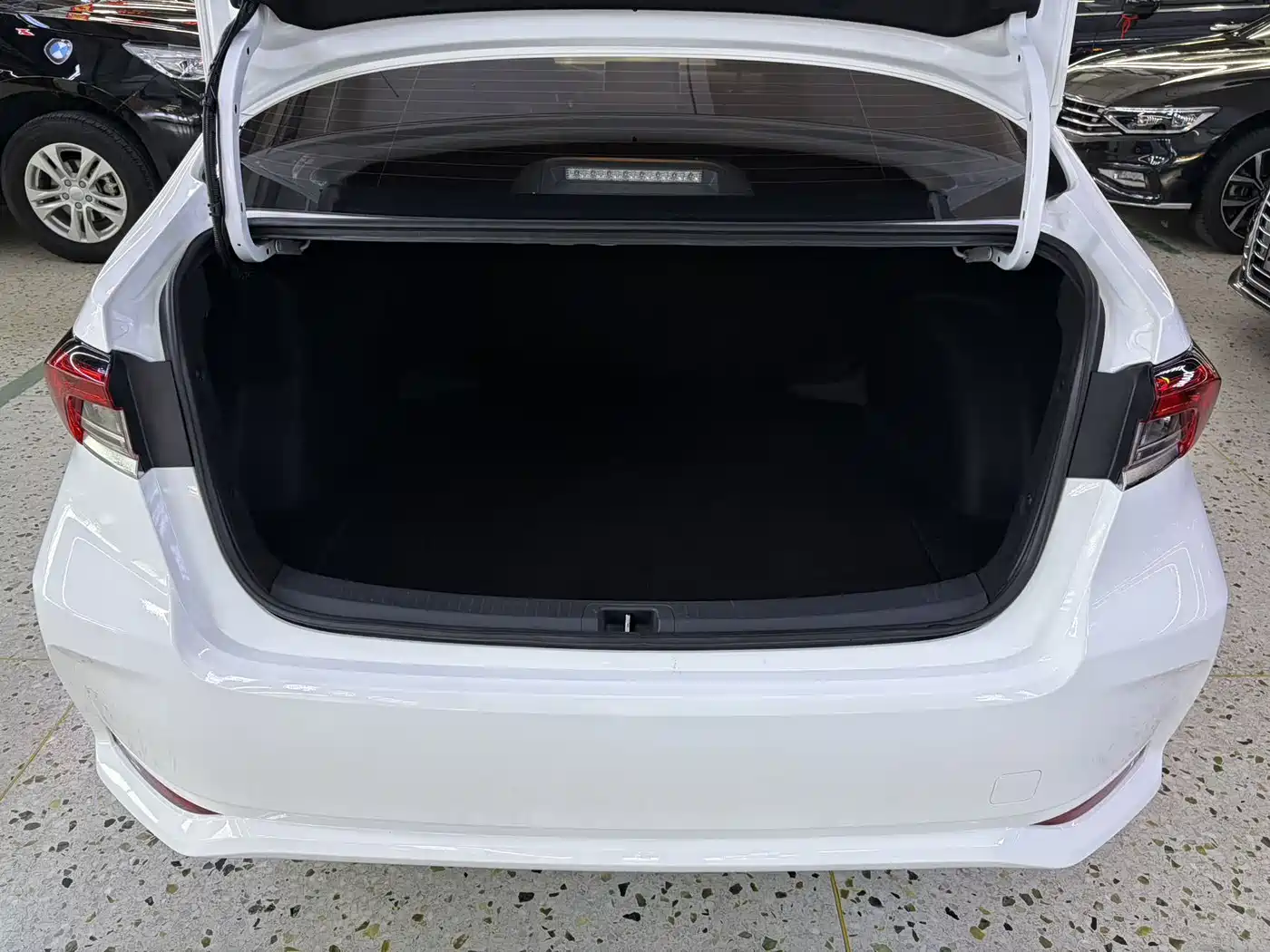 Toyota Corolla 2021 TNGA 1.5L CVT Elite Edition фото 10