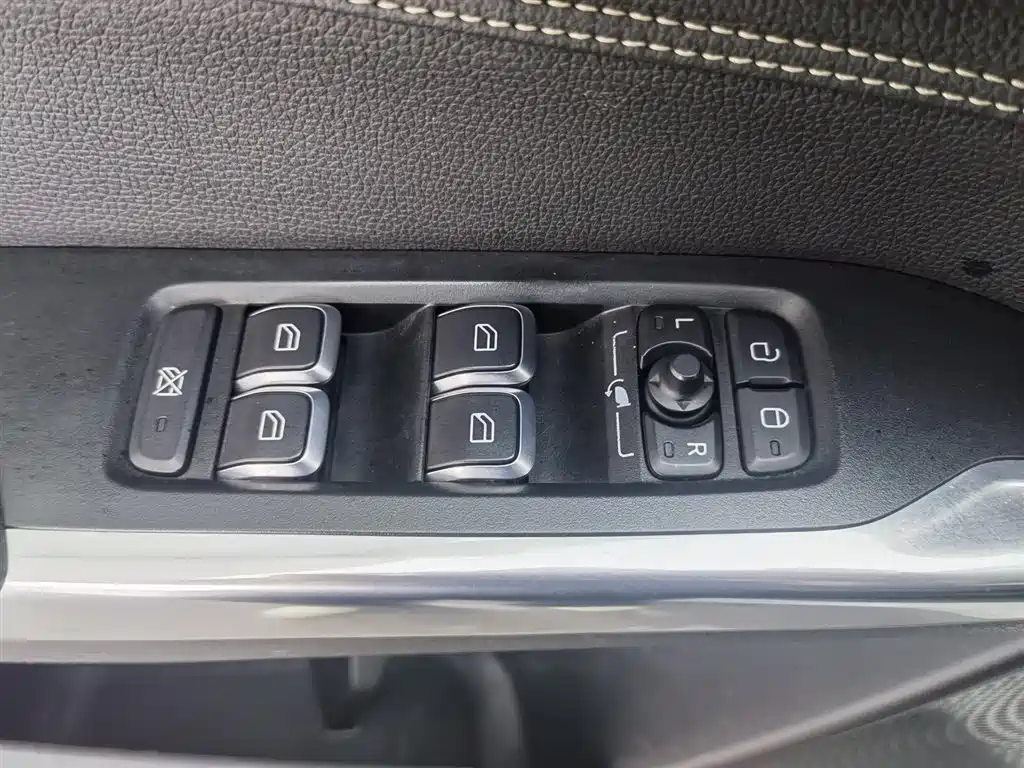 Lynk & Co 01 2017 2.0T 2WD Pro Version фото 9