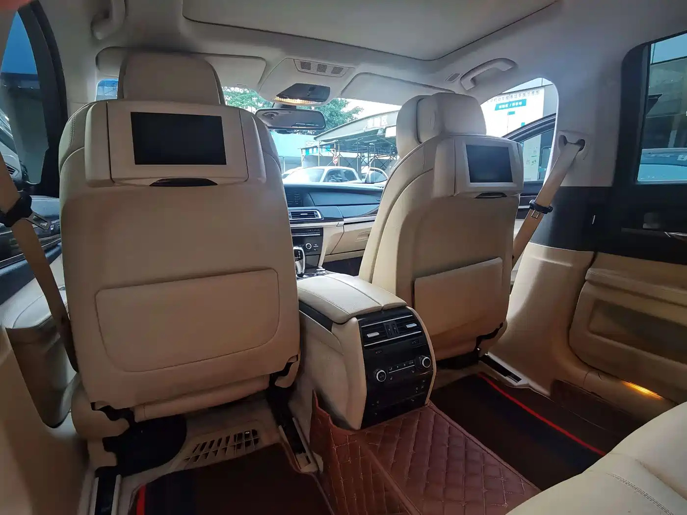 BMW 7 Series 2011 740Li Steinway Limited Edition фото 16