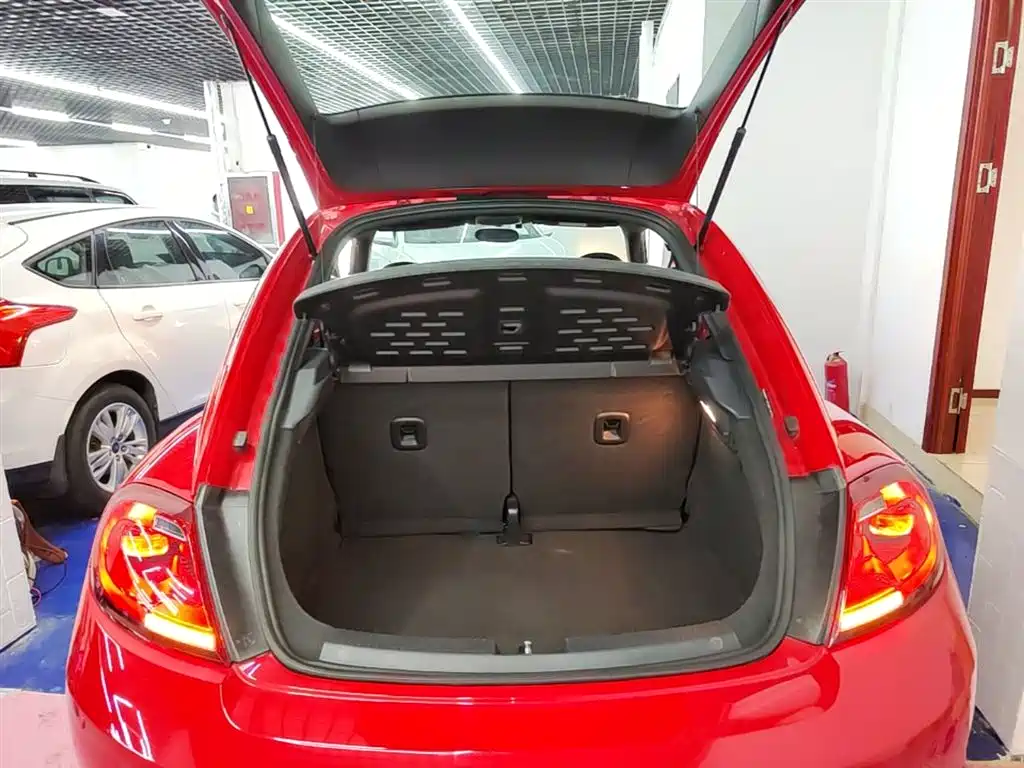 Volkswagen Beetle 2018 180TSI Easy Joy Edition фото 19