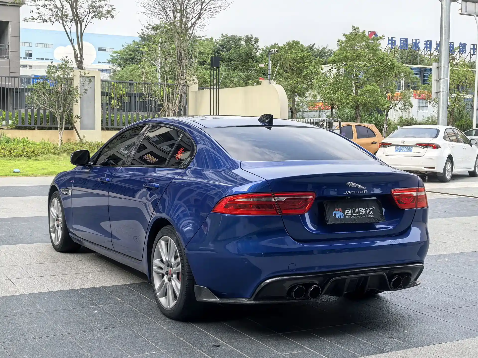 صورة 12 - Jaguar XEL