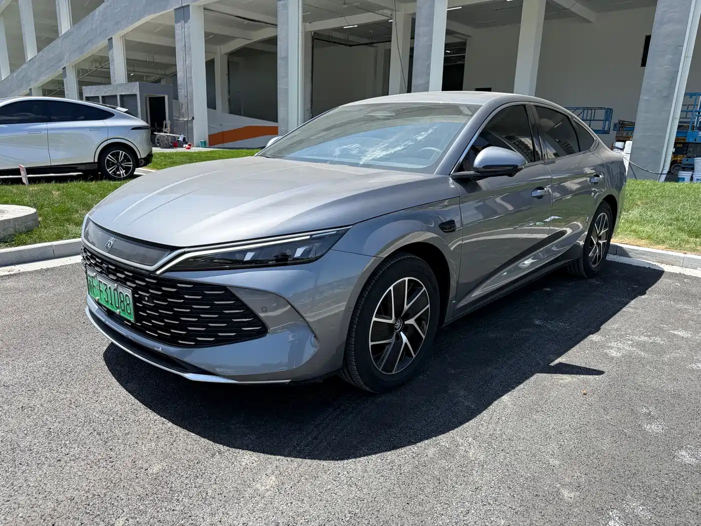 BYD Qin L 2025 DM-i Smart Drive Edition 120KM Surpassing