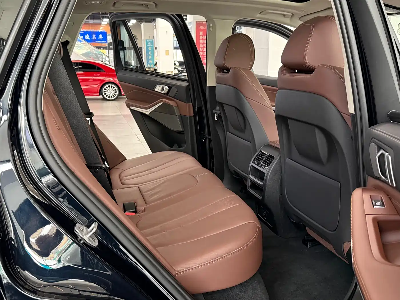 BMW X5 (Import) 2020 xDrive40i M Sport Package фото 11