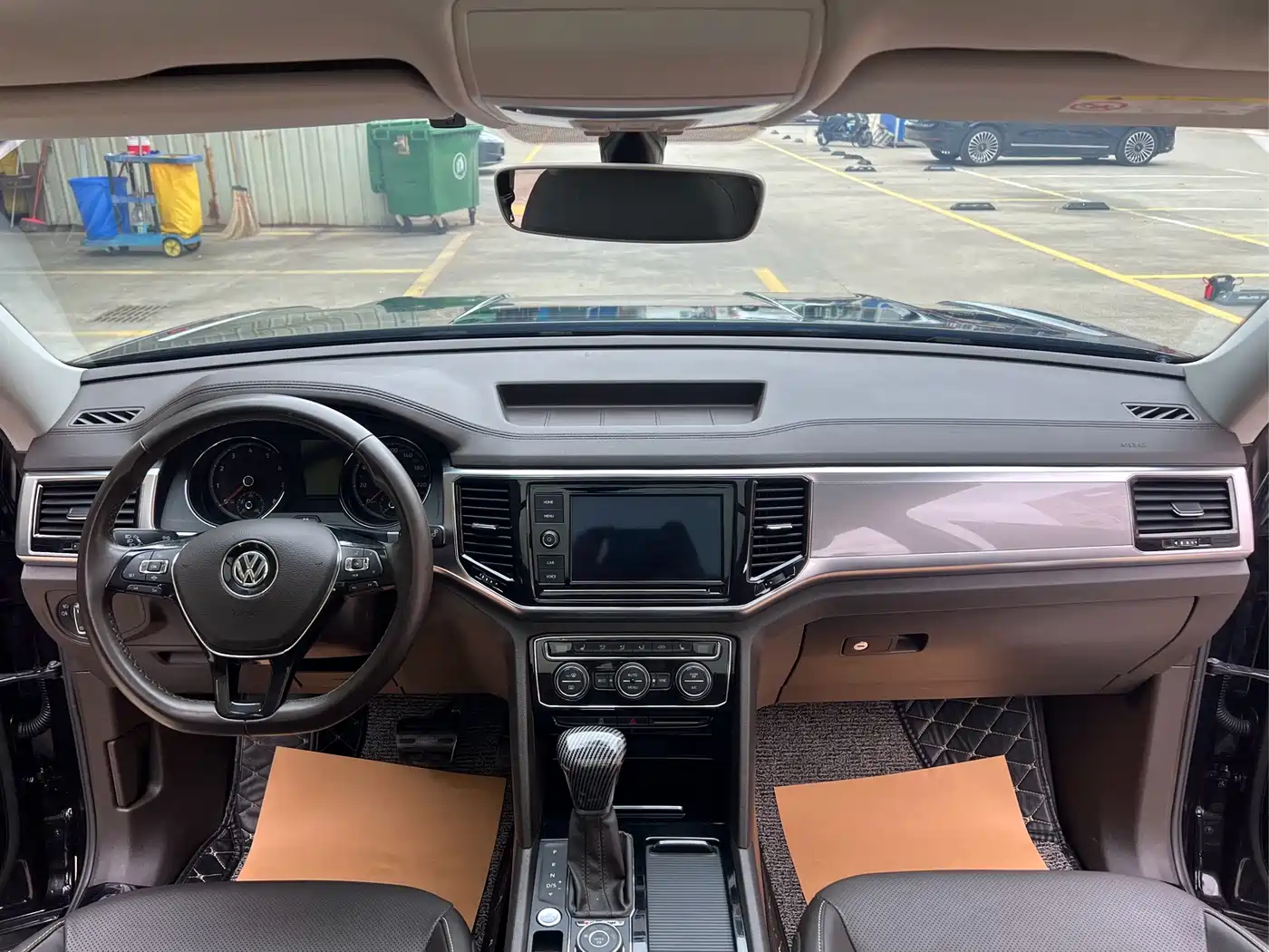 Volkswagen Teramont 2019 380TSI 4WD Luxury Edition China VI фото 5