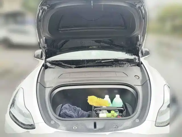 Tesla Model Y 2024 Rear-Wheel Drive Version — фото 3