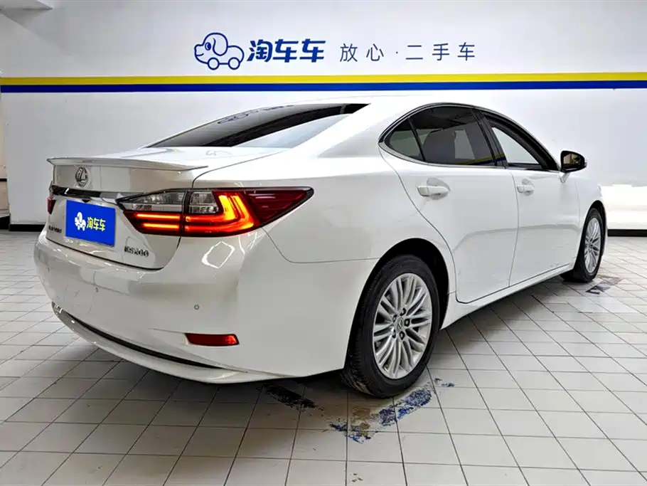 Lexus ES 2015 200 Elite Edition фото 3