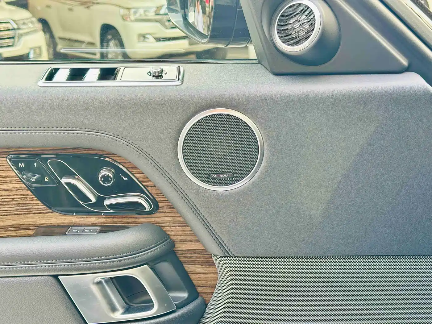 Land Rover Range Rover 2018 3.0 SC V6 Golden Age Edition фото 13