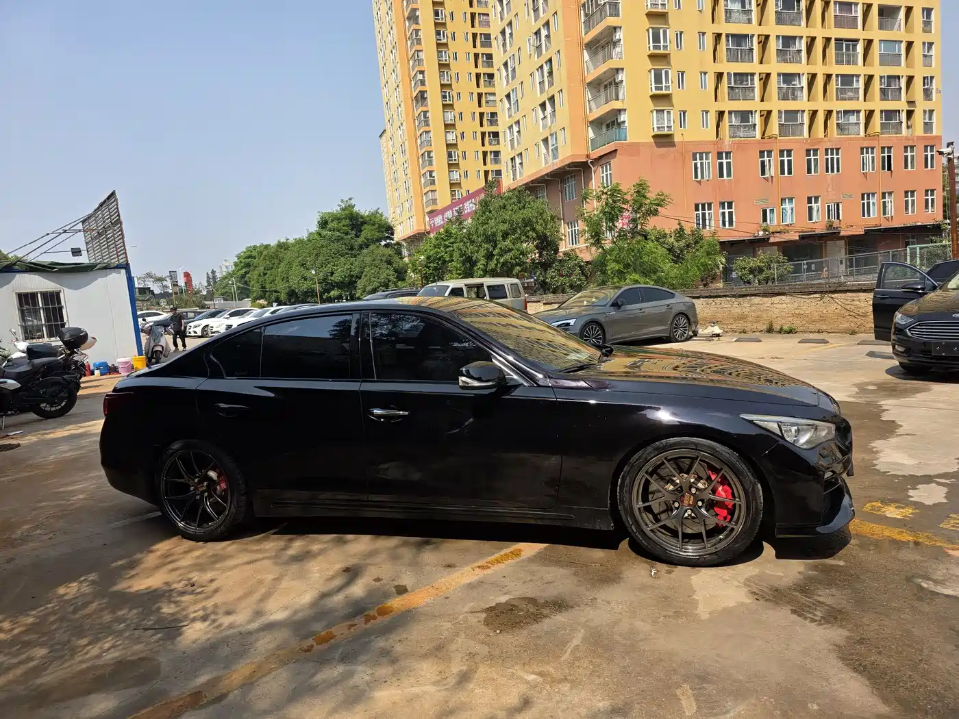 Infiniti Q50L 2015 2.0T Enjoyment Edition фото 4
